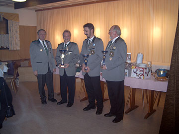 1. Platz Alexander Weiß, 2. Platz Stefan Reimann und 3. Platz Dieter Weiß